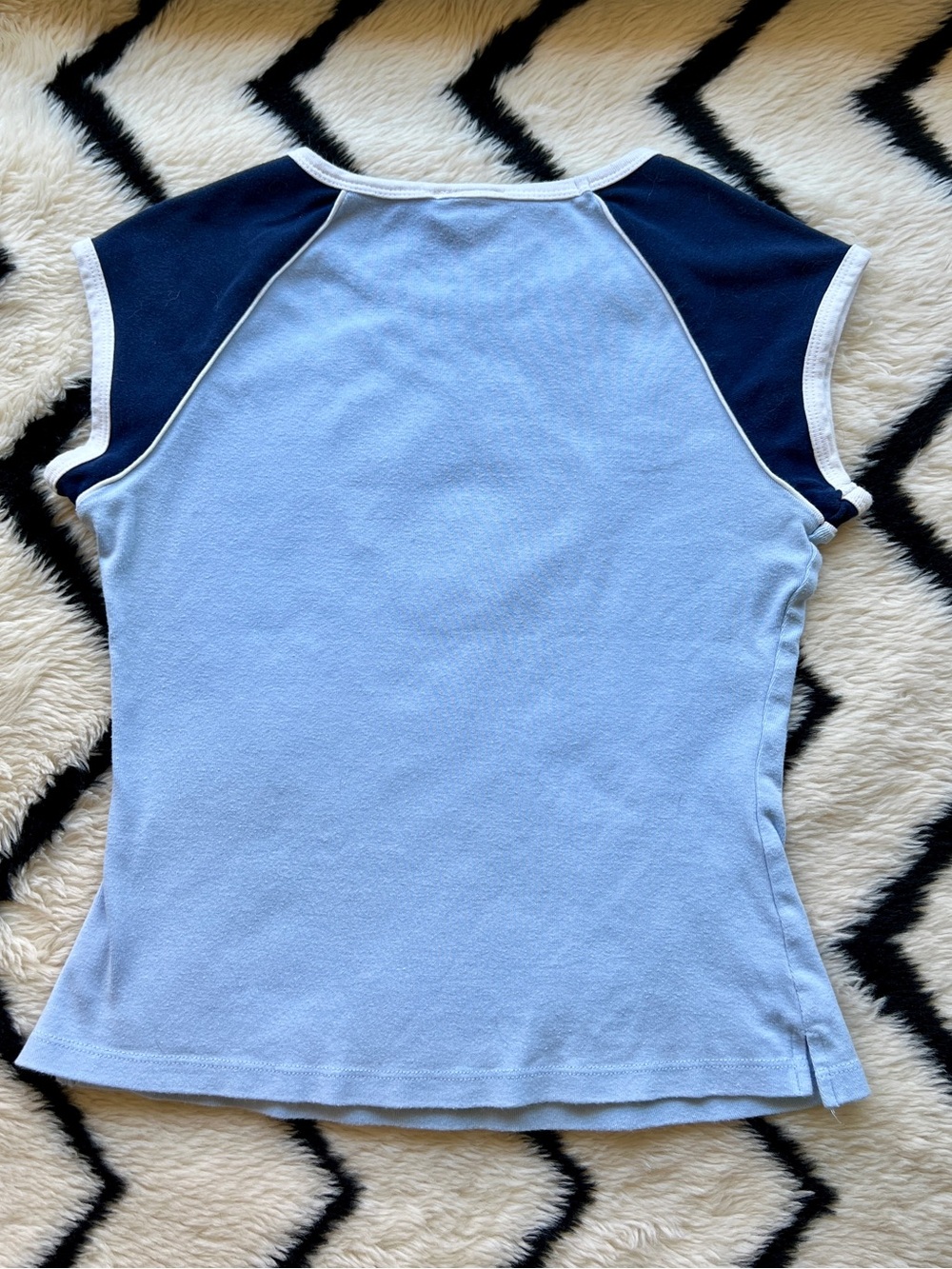 Yamaha Light Blue Tee w/ Navy Cap Sleeves and Motorcycle Heart Graphic • GUC - Picture 3 of 7